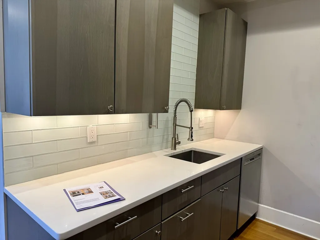 1 bed, 1 bath apartment for rent at 5 Mohawk St Unit 1, South Boston — photo 5 of 10