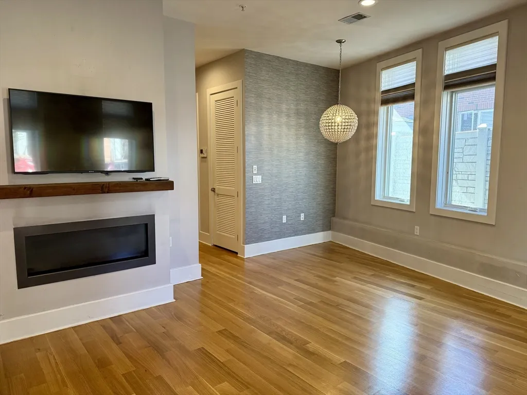 1 bed, 1 bath apartment for rent at 5 Mohawk St Unit 1, South Boston — photo 1 of 10