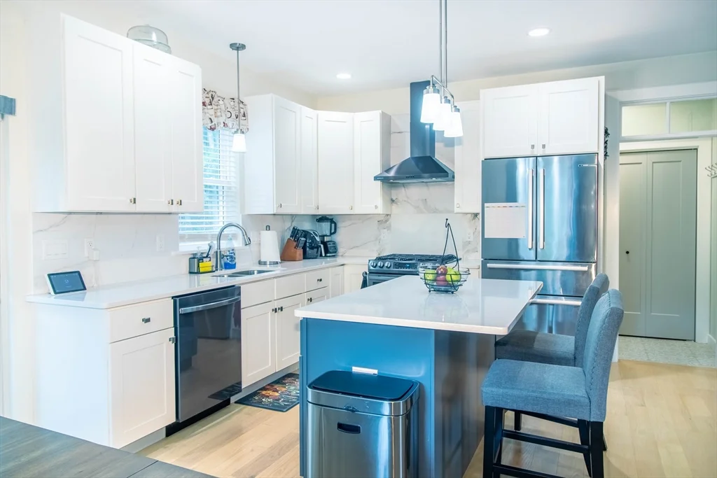 4 bed, 4+ bath apartment for rent at 5 Morse Ave Unit 1, Plainville — photo 8 of 16