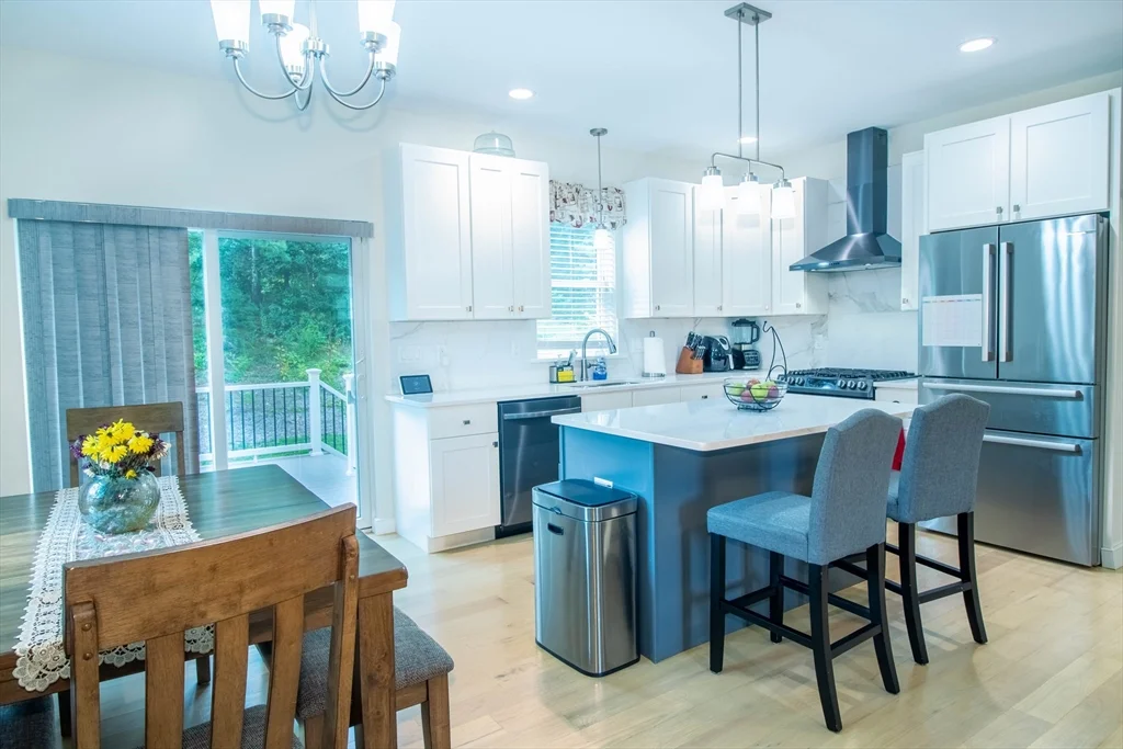 4 bed, 4+ bath apartment for rent at 5 Morse Ave Unit 1, Plainville — photo 6 of 16