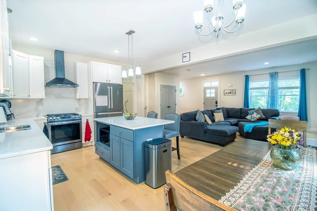 4 bed, 4+ bath apartment for rent at 5 Morse Ave Unit 1, Plainville — photo 9 of 16