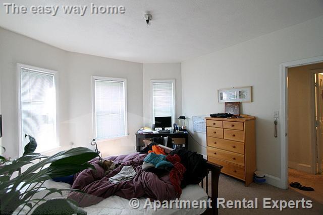 3 bed, 1 bath apartment for rent at 5 Mossland St Unit 1, Porter Square — photo 6 of 9