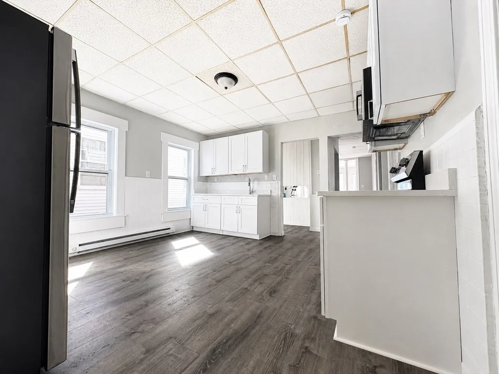 3 bed, 1 bath apartment for rent at 5 Mount Pleasant St Unit 3, Worcester — photo 4 of 19