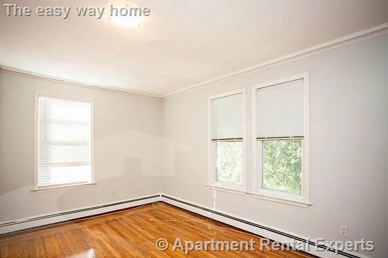 3 bed, 1 bath apartment for rent at 5 Munroe St Unit 3, Union Square — photo 3 of 9