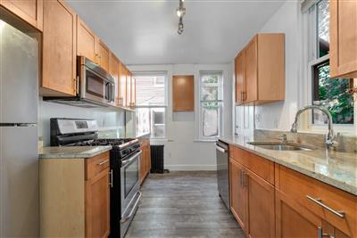 5 bed, 4 bath apartment for rent at 5 Murdock Ter Unit 2, Brighton — photo 13 of 26