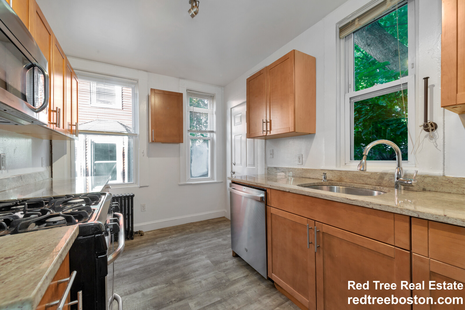5 bed, 4+ bath apartment for rent at 5 Murdock Ter Unit SINGLE FAMILY, Brighton — photo 4 of 50