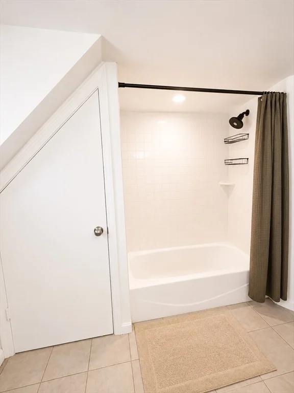 2 bed, 1 bath apartment for rent at 5 Myrtle St Unit 3, Saugus — photo 15 of 15