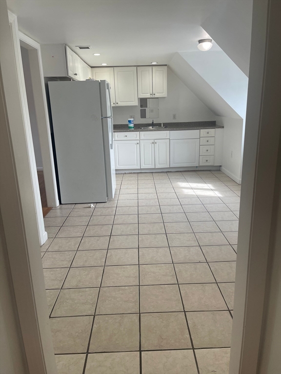 2 bed, 1 bath apartment for rent at 5 Myrtle St Unit 3, Saugus — photo 4 of 16