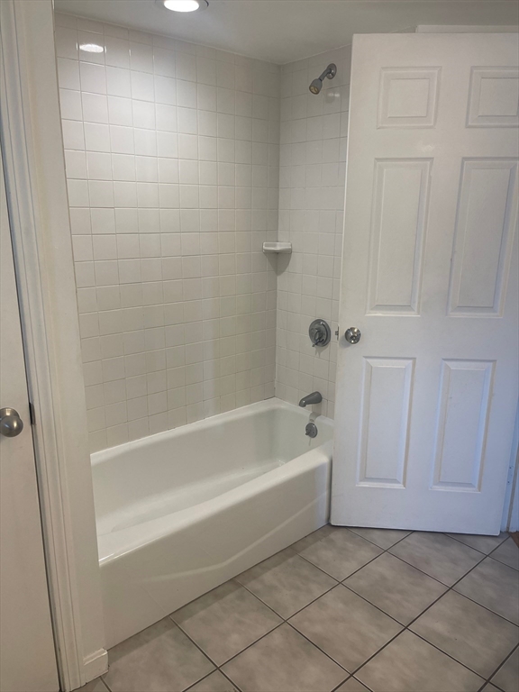 2 bed, 1 bath apartment for rent at 5 Myrtle St Unit 3, Saugus — photo 10 of 16