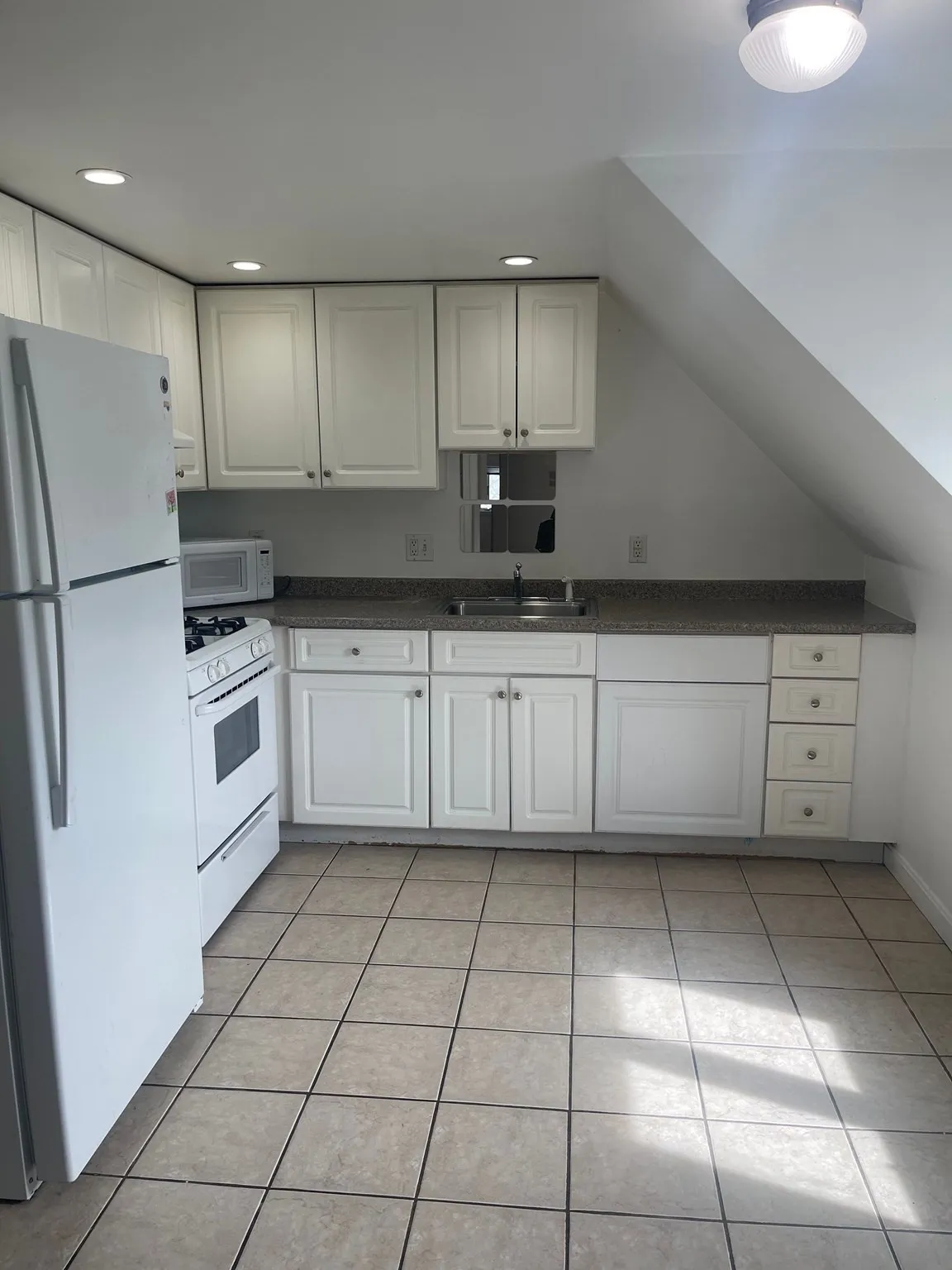 2 bed, 1 bath apartment for rent at 5 Myrtle St Unit 4, Saugus — photo 1 of 14
