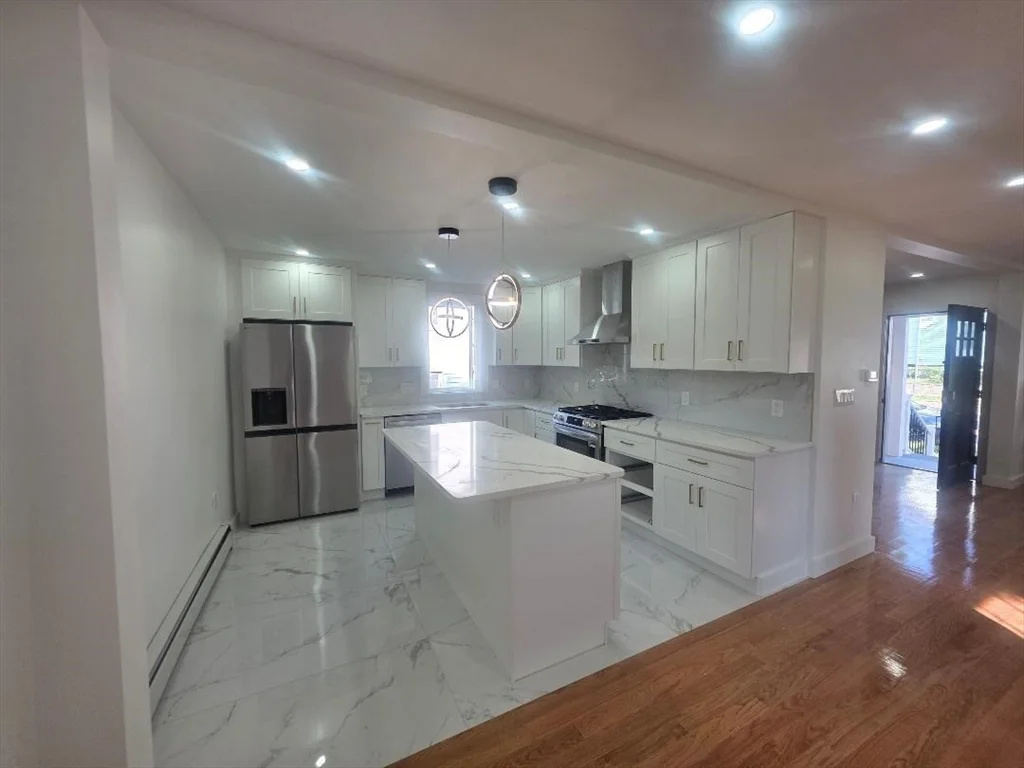 4 bed, 2 bath apartment for rent at 5 N Central Ave Unit 5, Wollaston — photo 3 of 17
