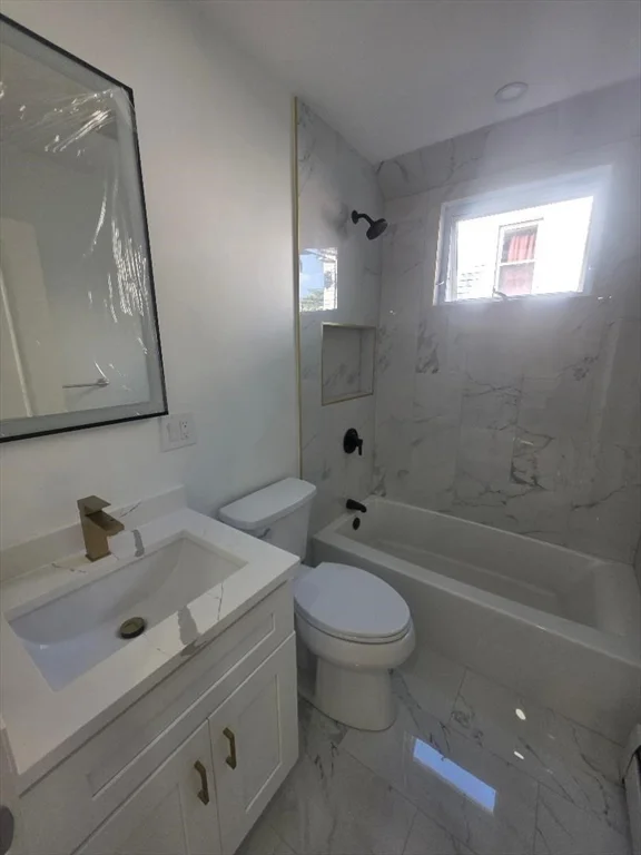 4 bed, 2 bath apartment for rent at 5 N Central Ave Unit 5, Wollaston — photo 15 of 17