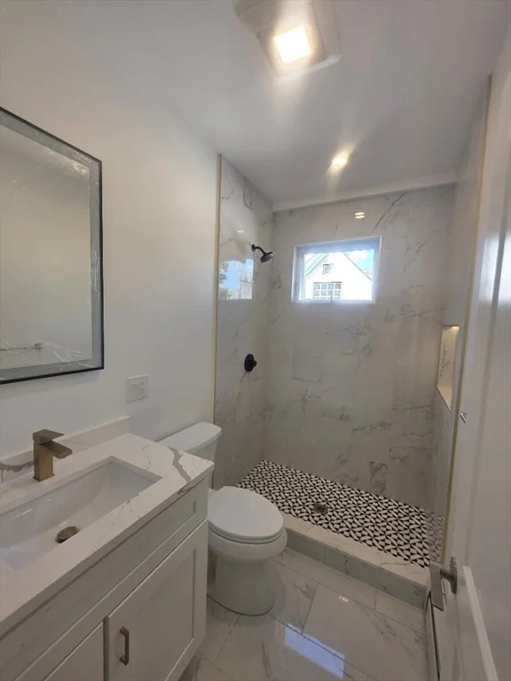 4 bed, 2 bath apartment for rent at 5 N Central Ave Unit 5, Wollaston — photo 13 of 17