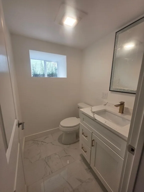 4 bed, 2 bath apartment for rent at 5 N Central Ave Unit 5, Wollaston — photo 9 of 17
