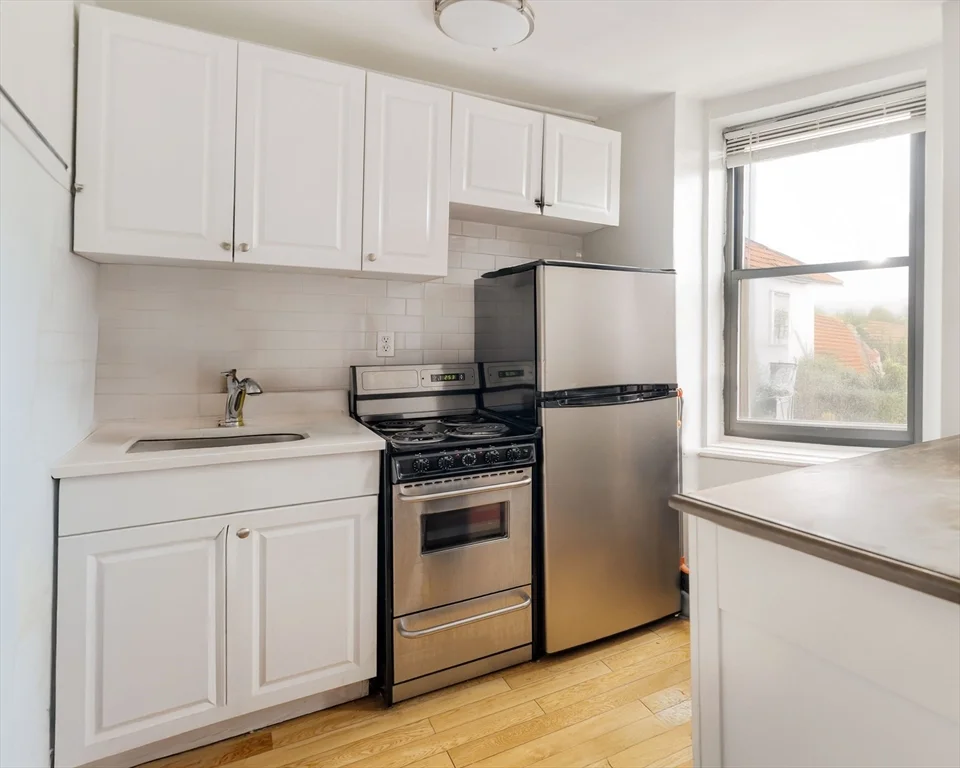 2 bed, 1 bath apartment for rent at 5 N Margin St Unit 10, North End