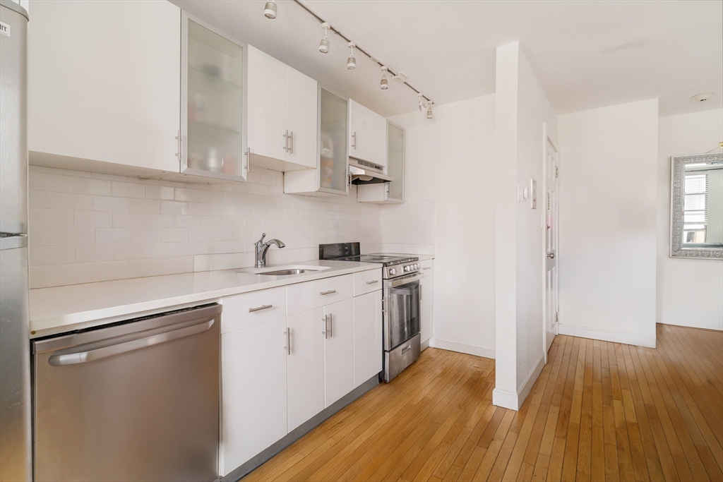 2 bed, 1 bath apartment for rent at 5 North Margin St Unit 3, North End — photo 3 of 14