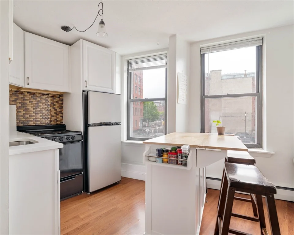 2 bed, 1 bath apartment for rent at 5 North Margin St Unit 4, North End — photo 3 of 16
