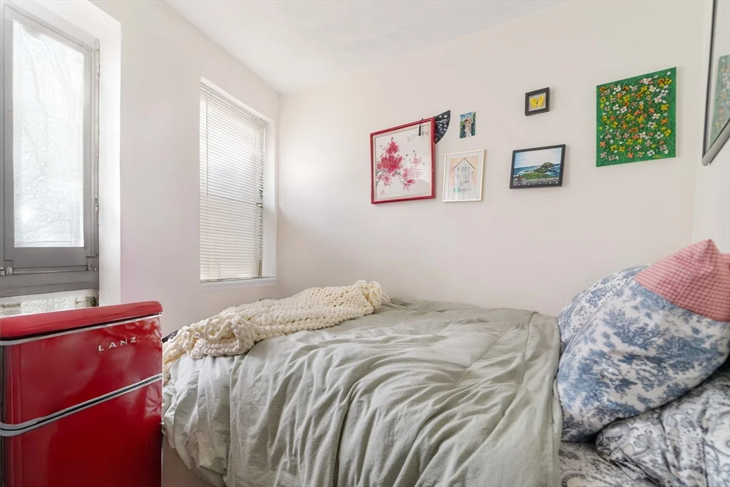 3 bed, 1 bath apartment for rent at 5 North Margin St Unit 5, North End — photo 5 of 15