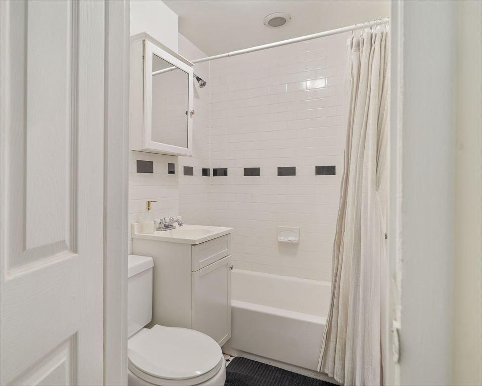 2 bed, 1 bath apartment for rent at 5 North Margin St Unit 6, North End — photo 4 of 15