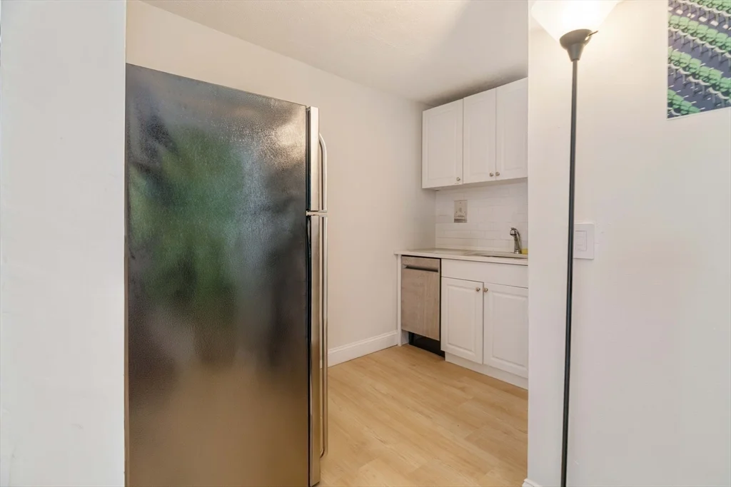 3 bed, 1 bath apartment for rent at 5 North Margin St Unit 9, North End — photo 3 of 17