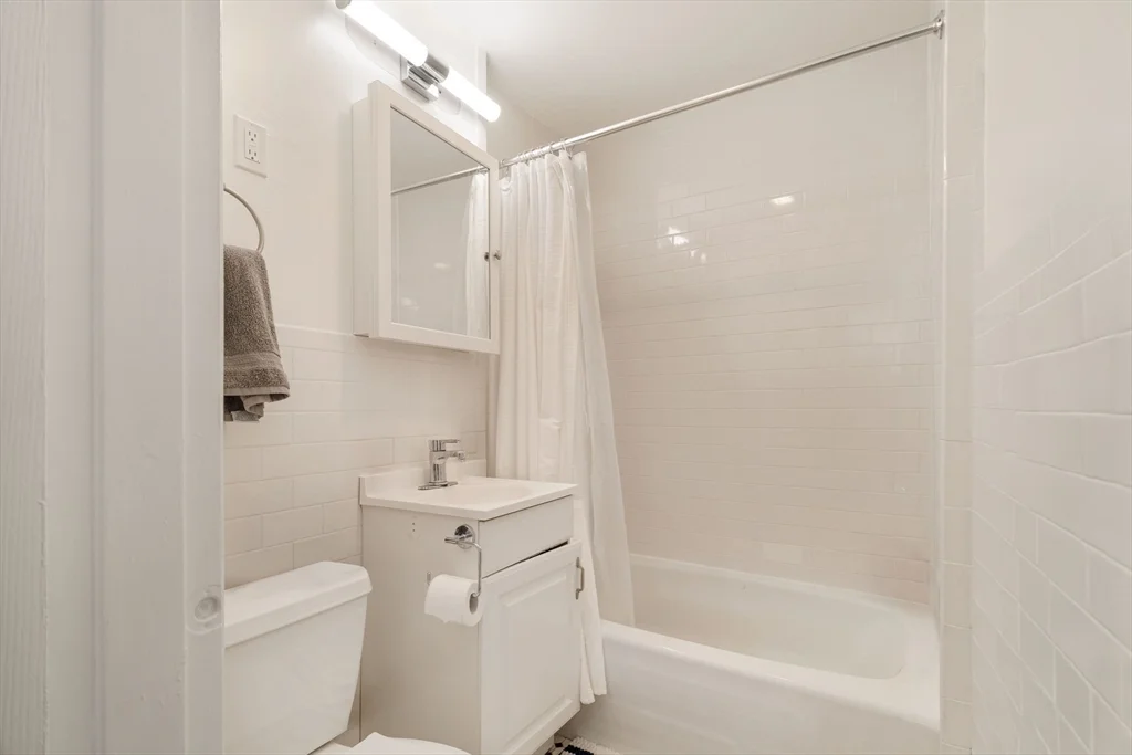 3 bed, 1 bath apartment for rent at 5 North Margin St Unit 9, North End — photo 10 of 17