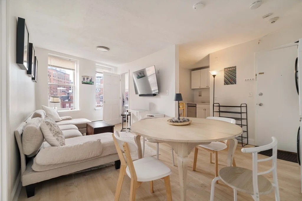 3 bed, 1 bath apartment for rent at 5 North Margin St Unit 9, North End — photo 4 of 17