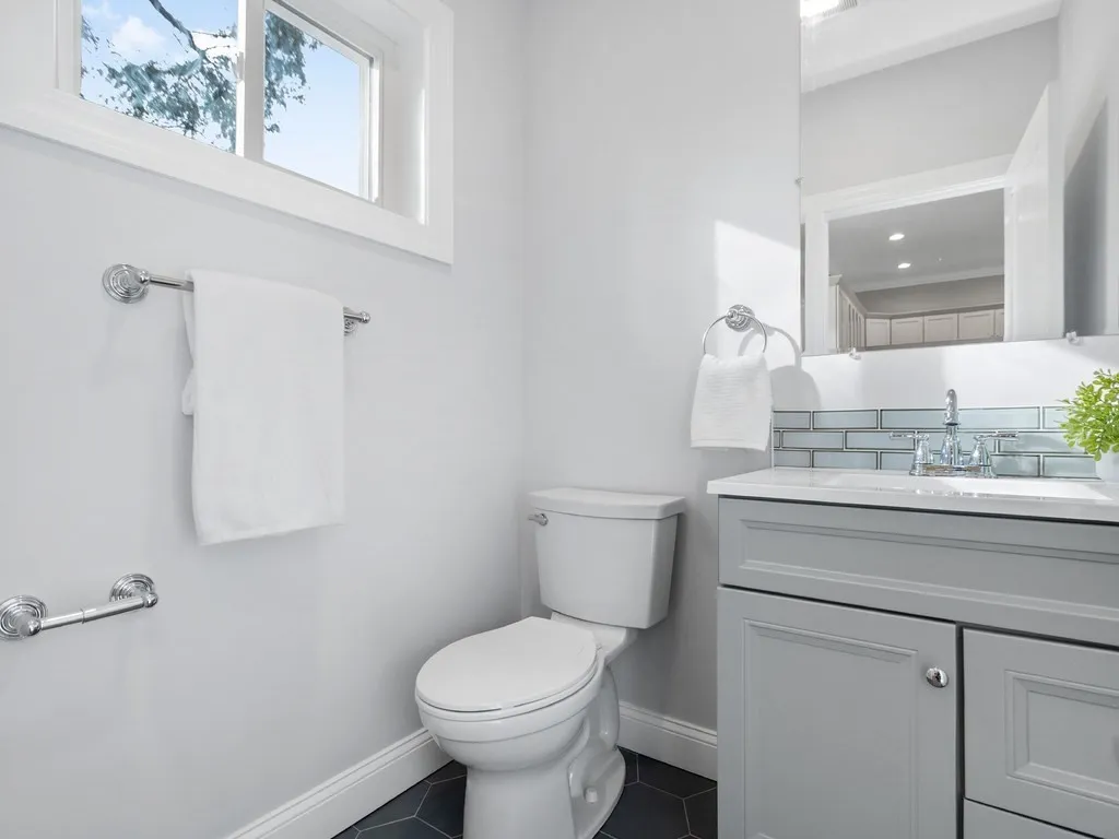 4 bed, 3.5 bath apartment for rent at 5 Naviens Ln Unit 2, Bleachery — photo 9 of 25