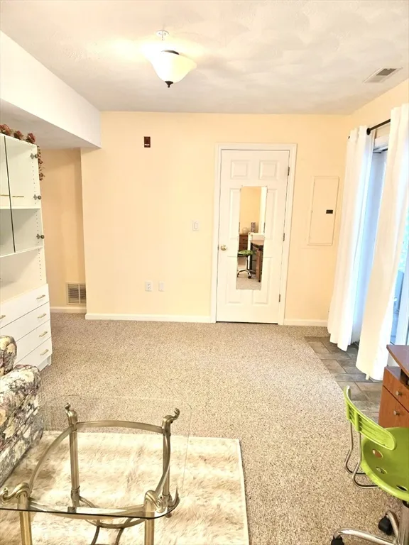 1 bed, 1 bath apartment for rent at 5 Nelson Circle Unit 20, Middleton — photo 6 of 10