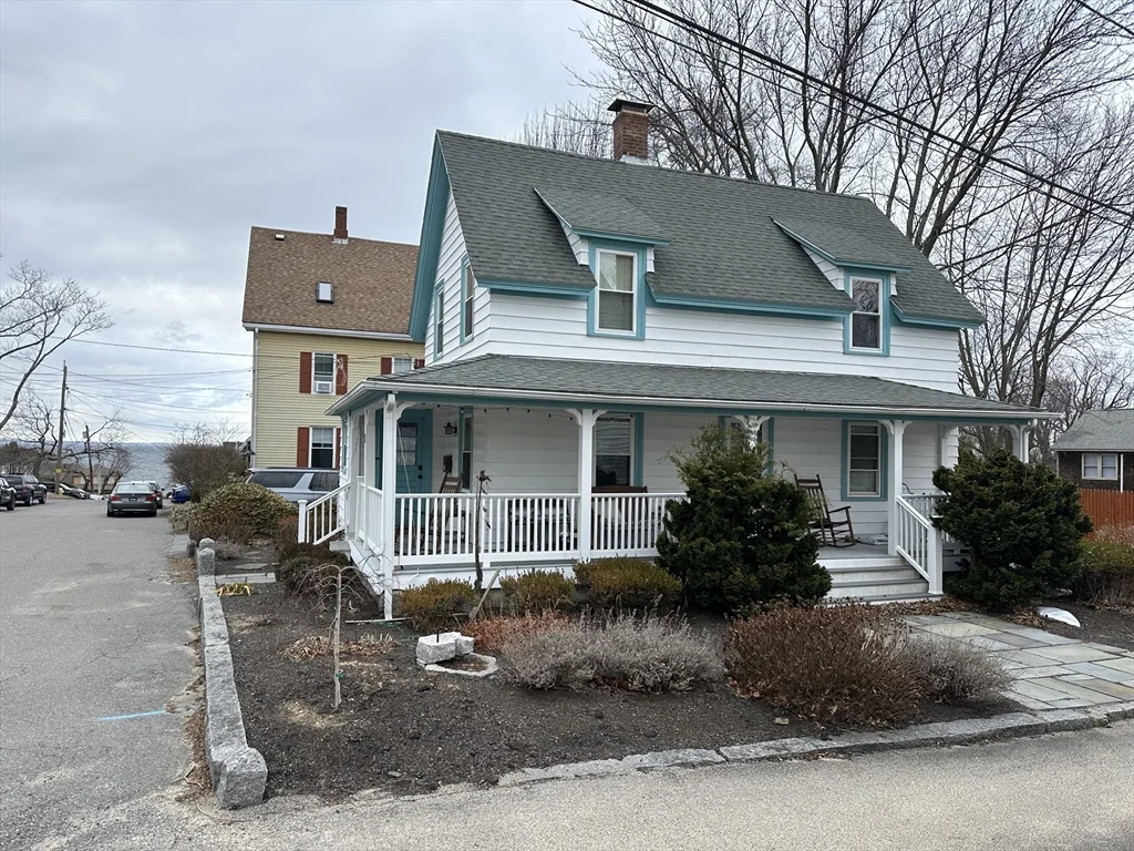 3 bed, 1 bath apartment for rent at 5 Norseman Ave, Gloucester