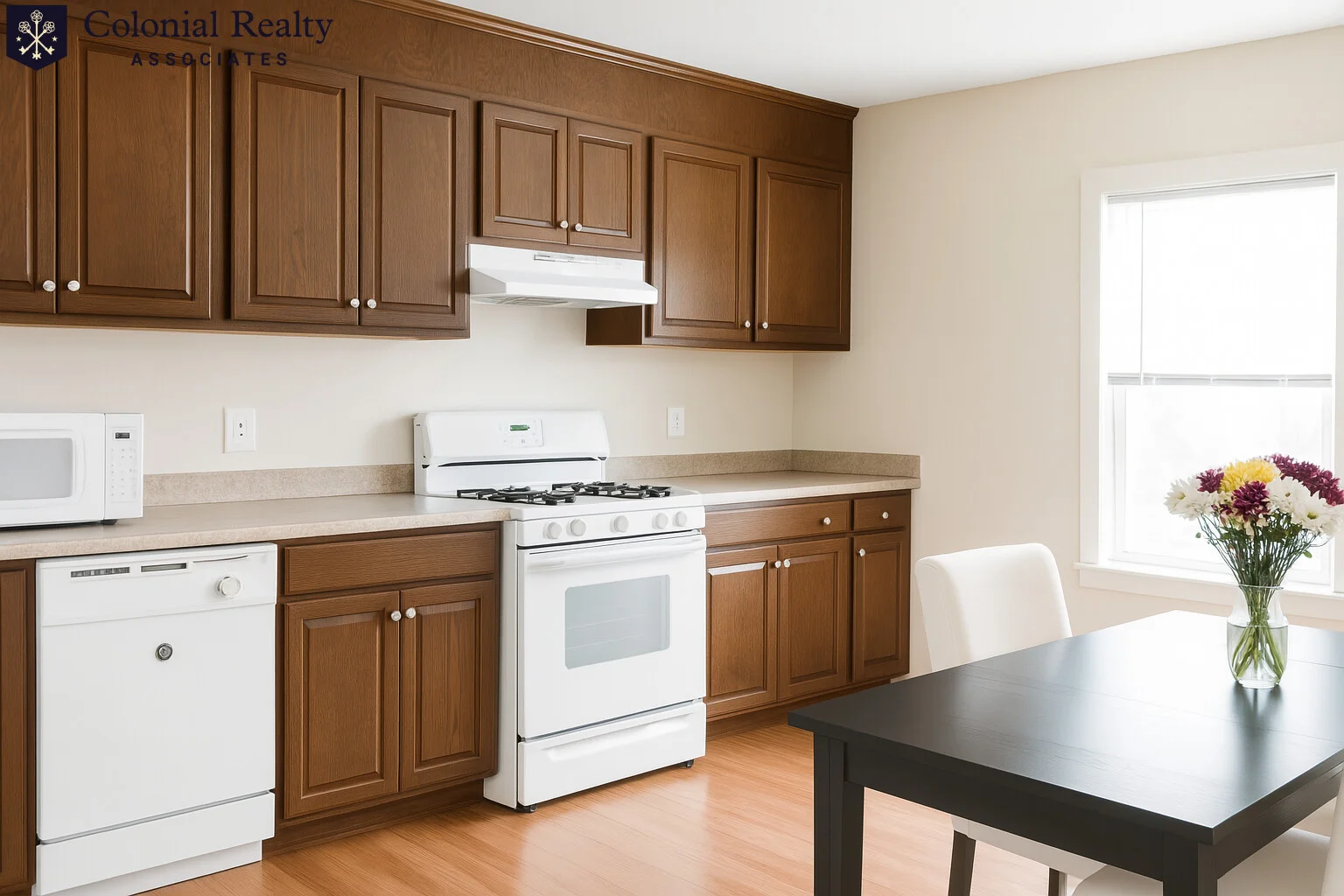 4 bed, 1.5 bath apartment for rent at 5 Oakland Pl Unit 4, Brighton — photo 2 of 9