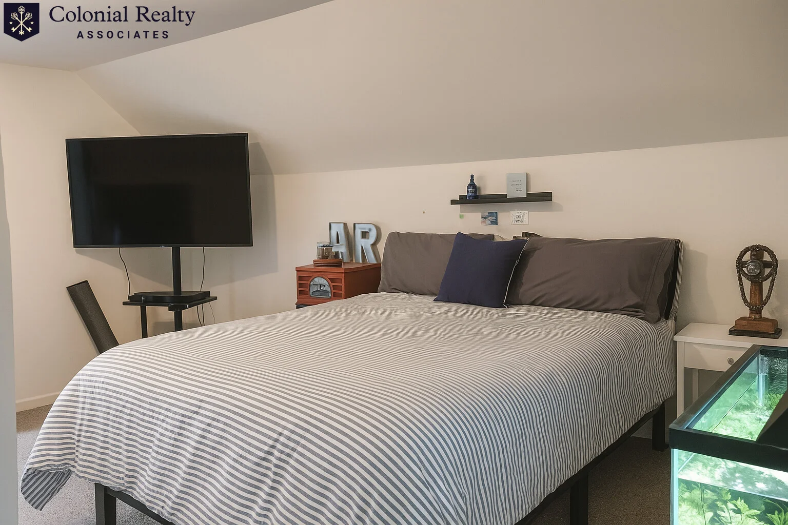 4 bed, 1.5 bath apartment for rent at 5 Oakland Pl Unit 4, Brighton — photo 8 of 9