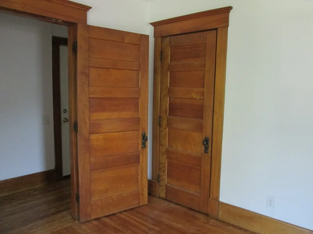 2 bed, 1 bath apartment for rent at 5 Oberlin St Unit 2, Worcester — photo 5 of 23
