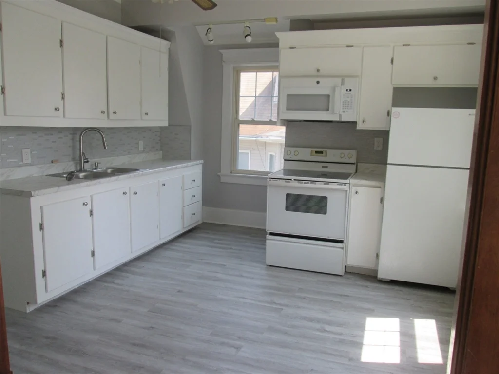 2 bed, 1 bath apartment for rent at 5 Oberlin St Unit 2, Worcester — photo 18 of 23