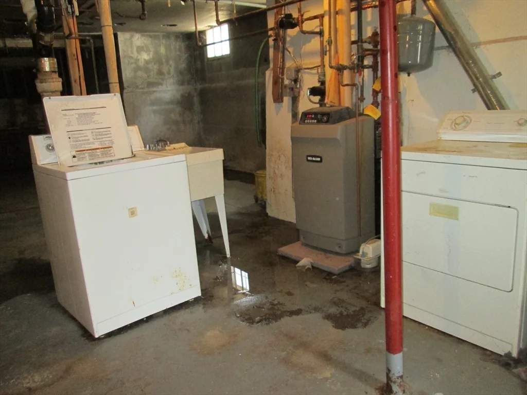 2 bed, 1 bath apartment for rent at 5 Oberlin St Unit 2, Worcester — photo 20 of 23