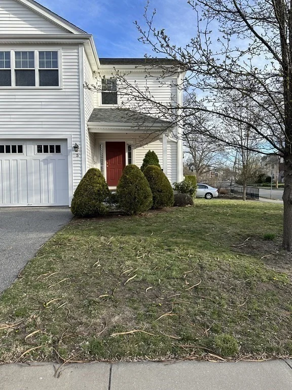 3 bed, 2 bath apartment for rent at 5 Omar Ter Unit 5, Newton — photo 8 of 9