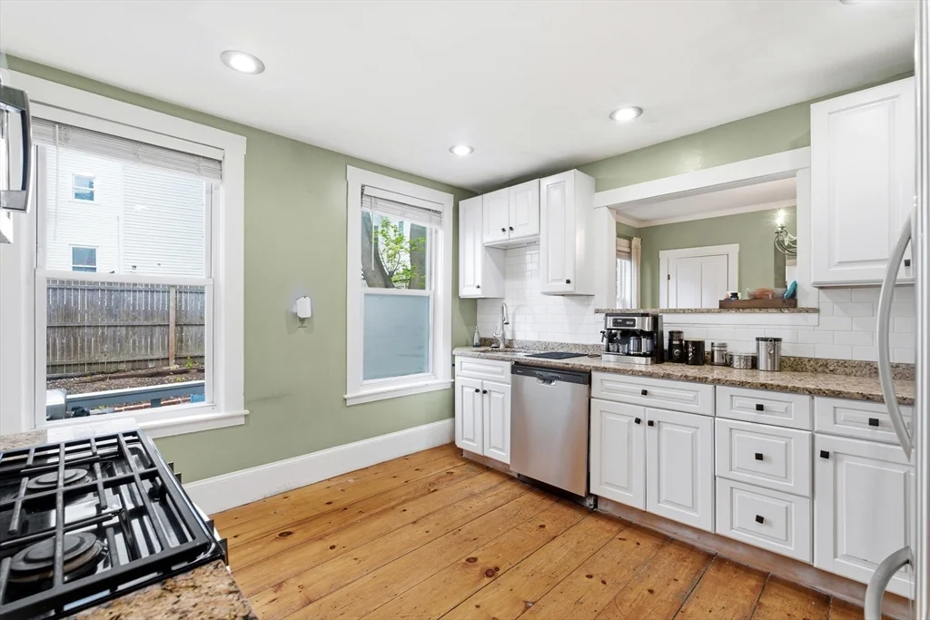3 bed, 2 bath apartment for rent at 5 Osgood Pl Unit C, Amesbury — photo 5 of 30