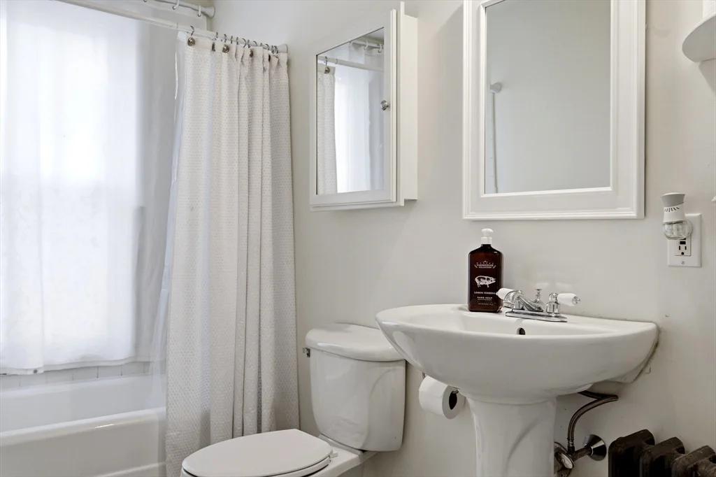 3 bed, 2 bath apartment for rent at 5 Osgood Pl Unit C, Amesbury — photo 20 of 30