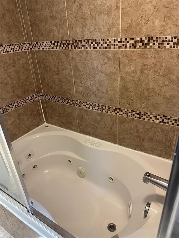2 bed, 1 bath apartment for rent at 5 Oxford Park Unit 1, Revere — photo 7 of 13