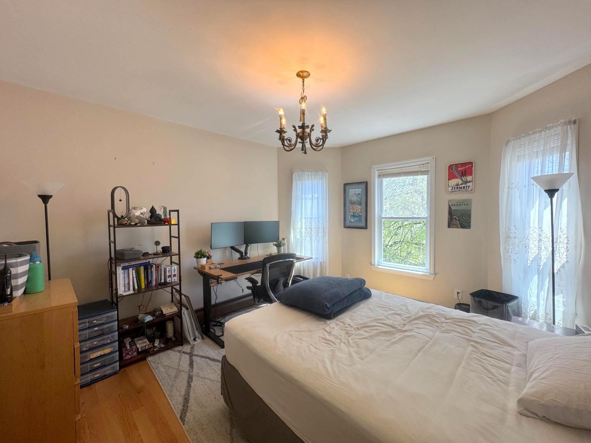 3.5 bed, 1 bath apartment for rent at 5 Palermo St Unit 3, Wellington-Harrington — photo 10 of 17
