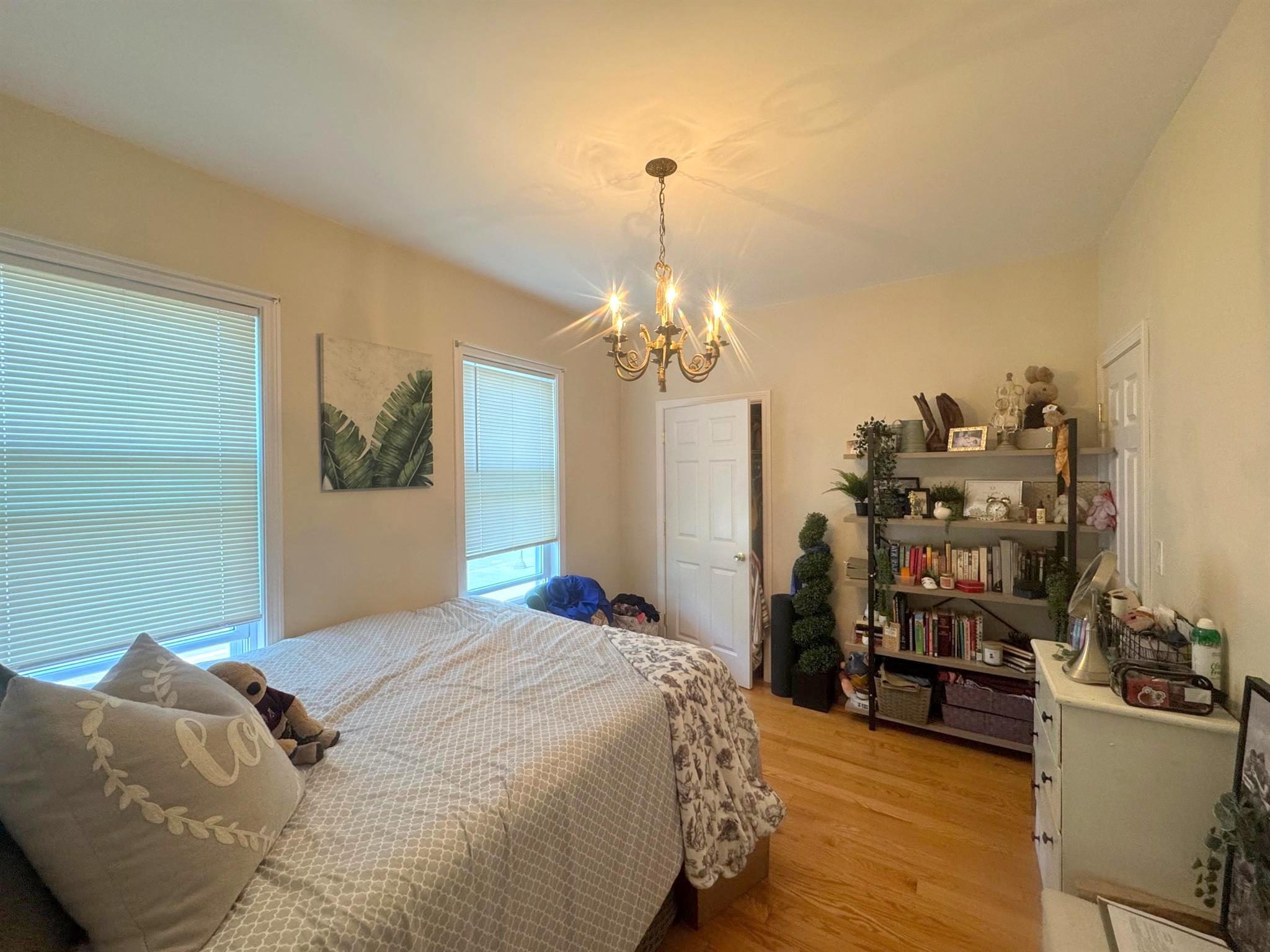 3.5 bed, 1 bath apartment for rent at 5 Palermo St Unit 3, Wellington-Harrington — photo 12 of 17