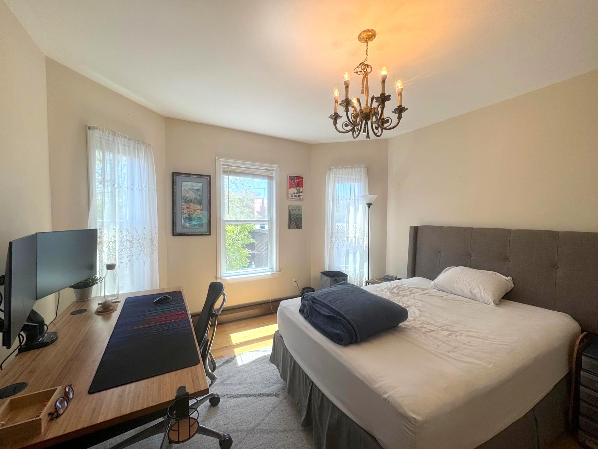 3.5 bed, 1 bath apartment for rent at 5 Palermo St Unit 3, Wellington-Harrington — photo 11 of 17