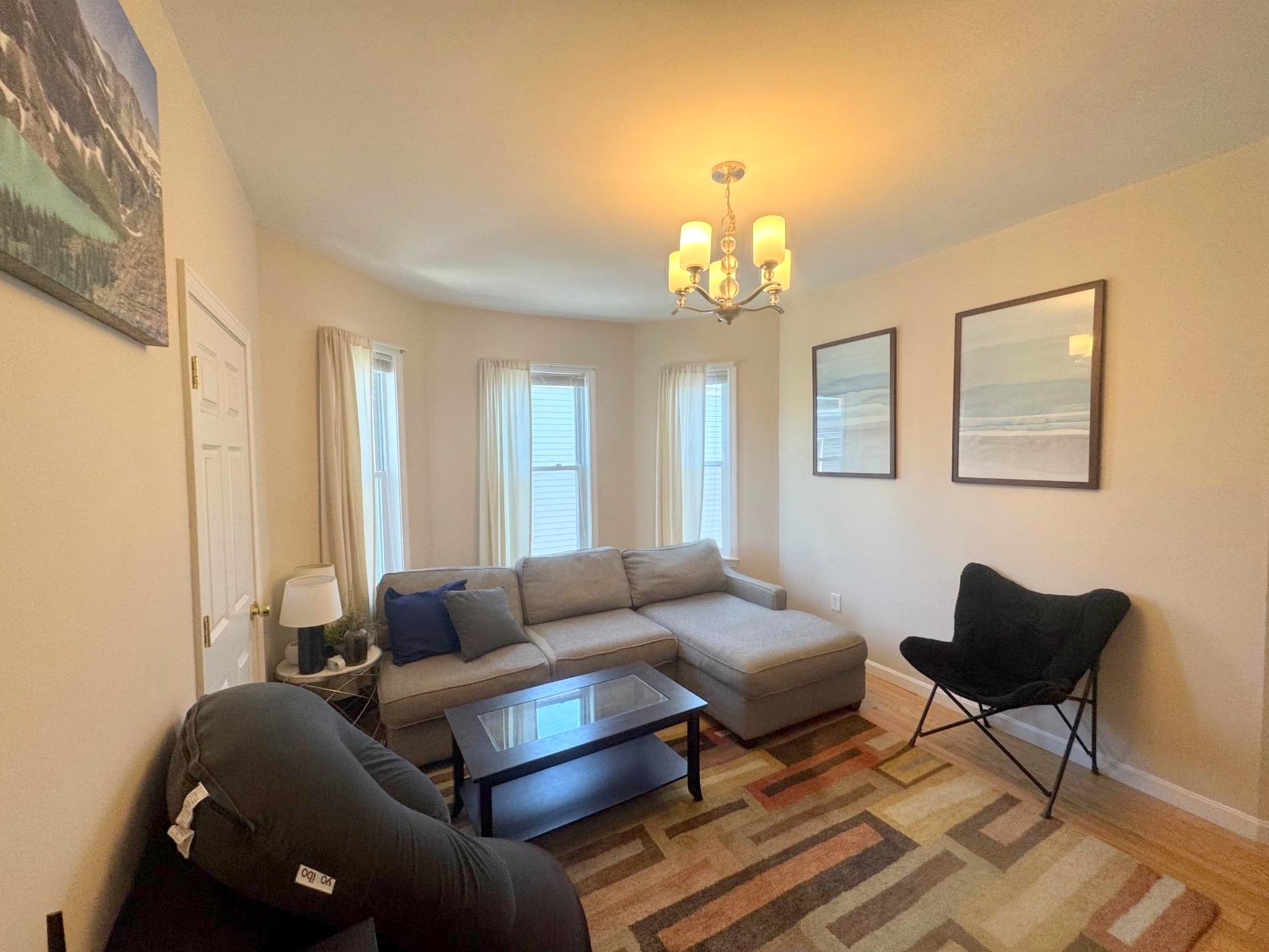 3.5 bed, 1 bath apartment for rent at 5 Palermo St Unit 3, Wellington-Harrington — photo 6 of 17