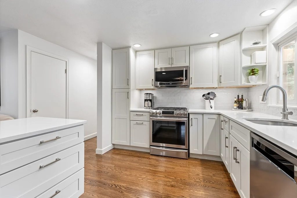 3 bed, 1 bath apartment for rent at 5 Patony Rd, Nobscot — photo 8 of 17