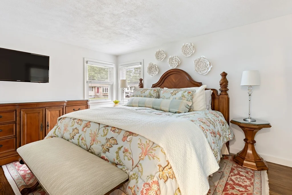 3 bed, 1 bath apartment for rent at 5 Patony Rd, Nobscot — photo 11 of 17