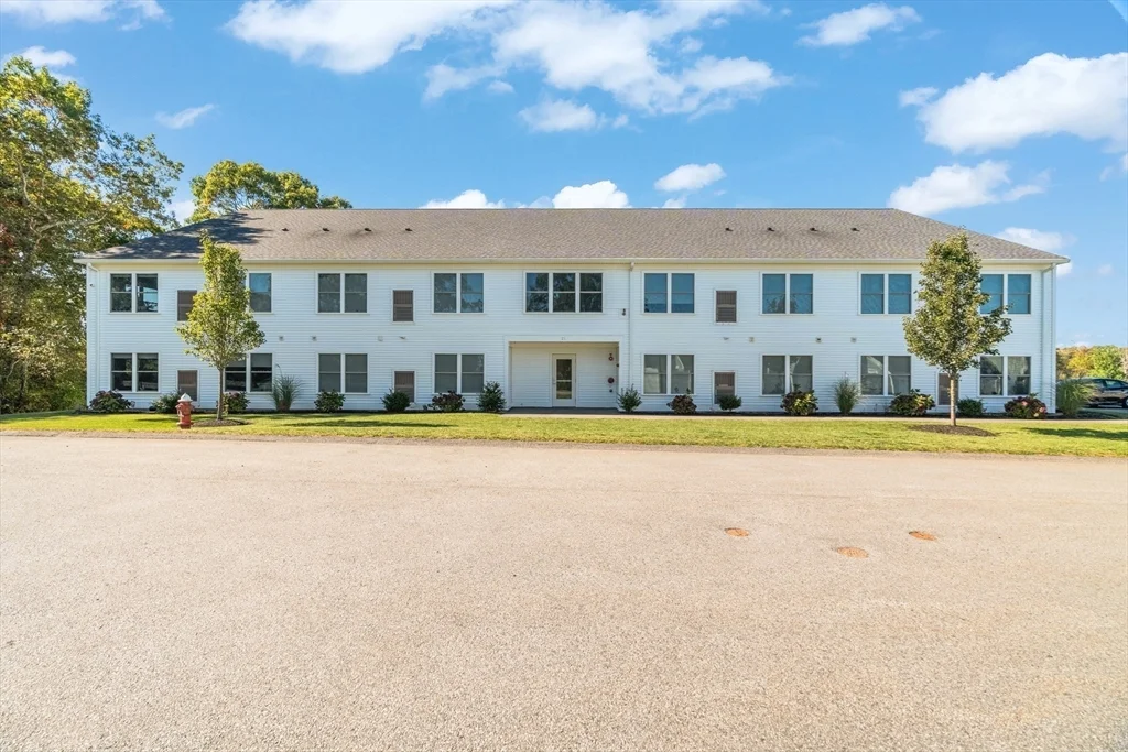 1 bed, 1 bath apartment for rent at 5 Paul Francis Way Unit 11, Plymouth — photo 11 of 12