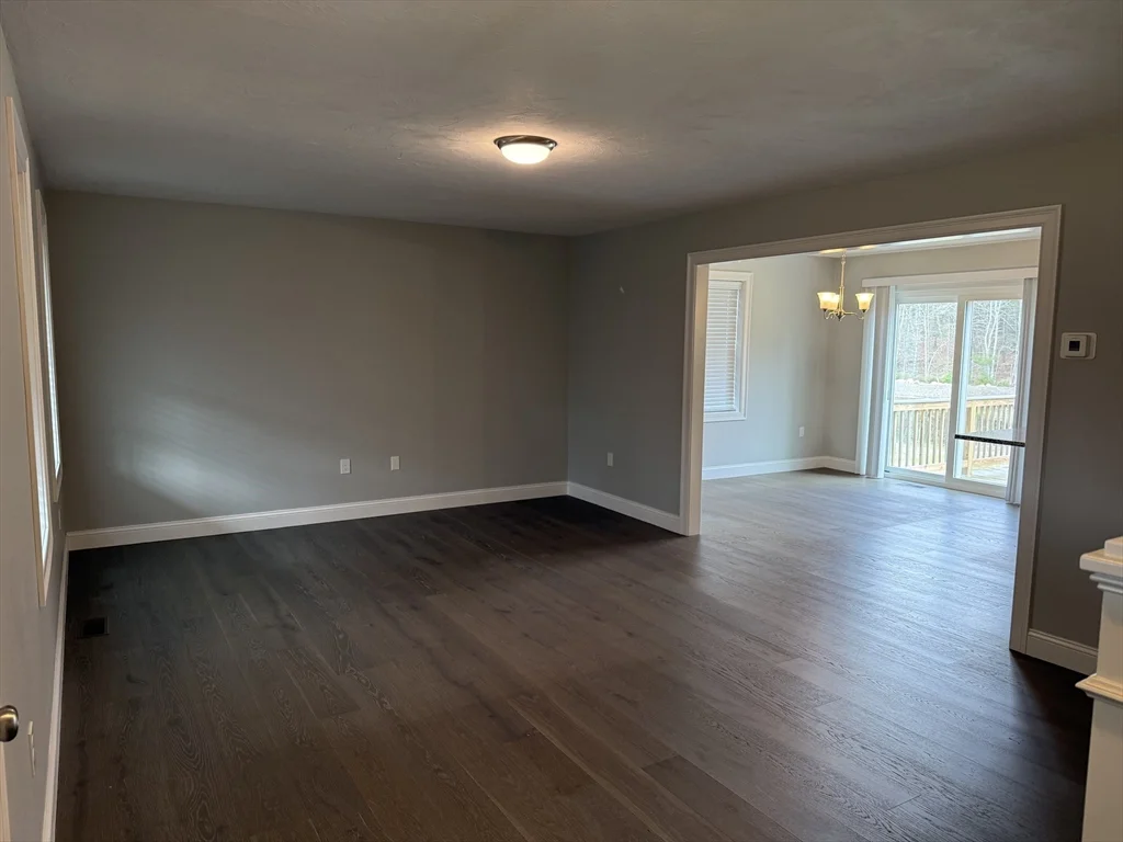 3 bed, 2 bath apartment for rent at 5 Pauline Way, Lakeville — photo 2 of 34