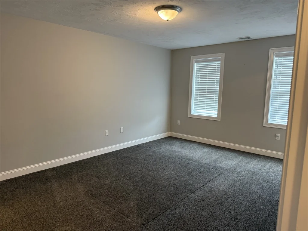 3 bed, 2 bath apartment for rent at 5 Pauline Way, Lakeville — photo 12 of 34