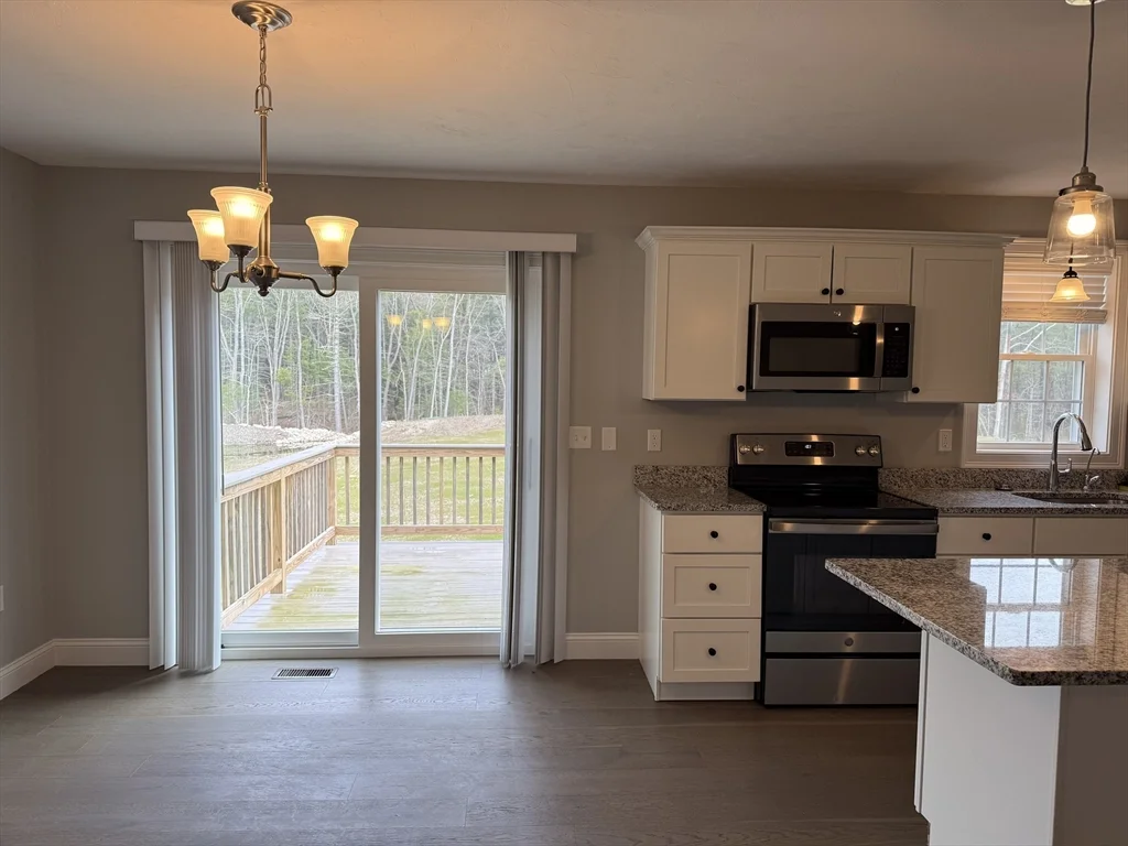 3 bed, 2 bath apartment for rent at 5 Pauline Way, Lakeville — photo 6 of 34