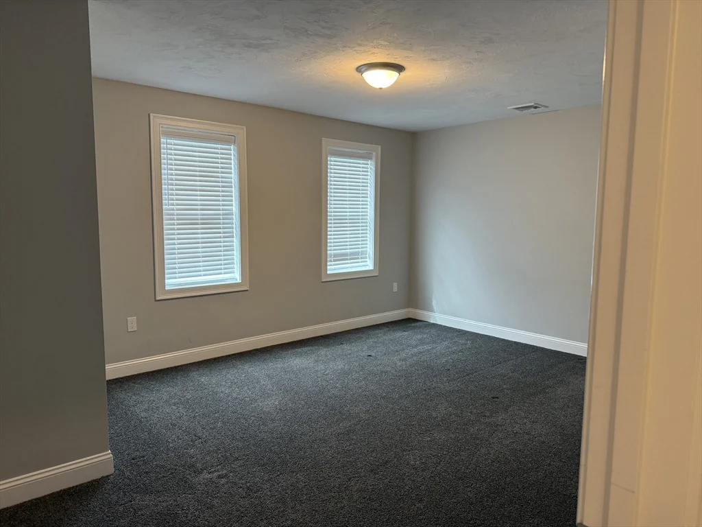 3 bed, 2 bath apartment for rent at 5 Pauline Way, Lakeville — photo 18 of 34