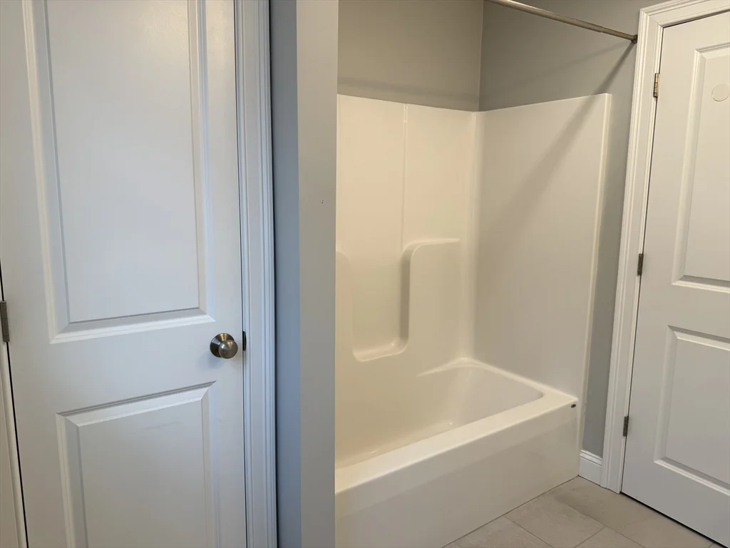 3 bed, 2 bath apartment for rent at 5 Pauline Way, Lakeville — photo 17 of 34